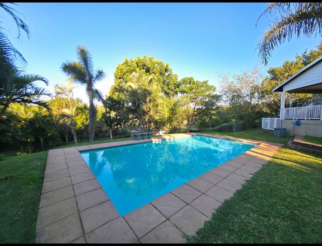 2 BEDROOM APARTMENT TO LET IN BALLITO CENTRAL